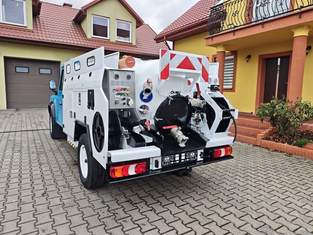 Land Rover Defender 130 RIVARD Premium - Samochód asenizacyjny: zdjęcie 4 Land Rover Defender 130 RIVARD Premium - Samochód asenizacyjny: zdjęcie 4