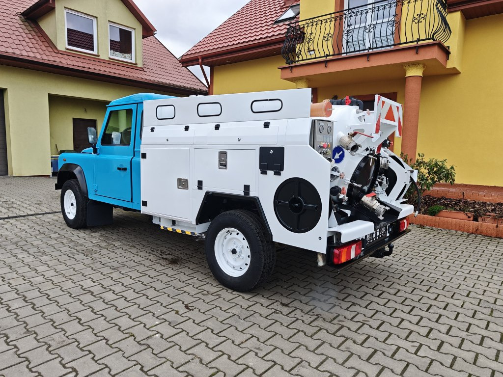 Land Rover Defender VAACUM truck canalisation cleaner - Samochód asenizacyjny: zdjęcie 4 Land Rover Defender VAACUM truck canalisation cleaner - Samochód asenizacyjny: zdjęcie 4