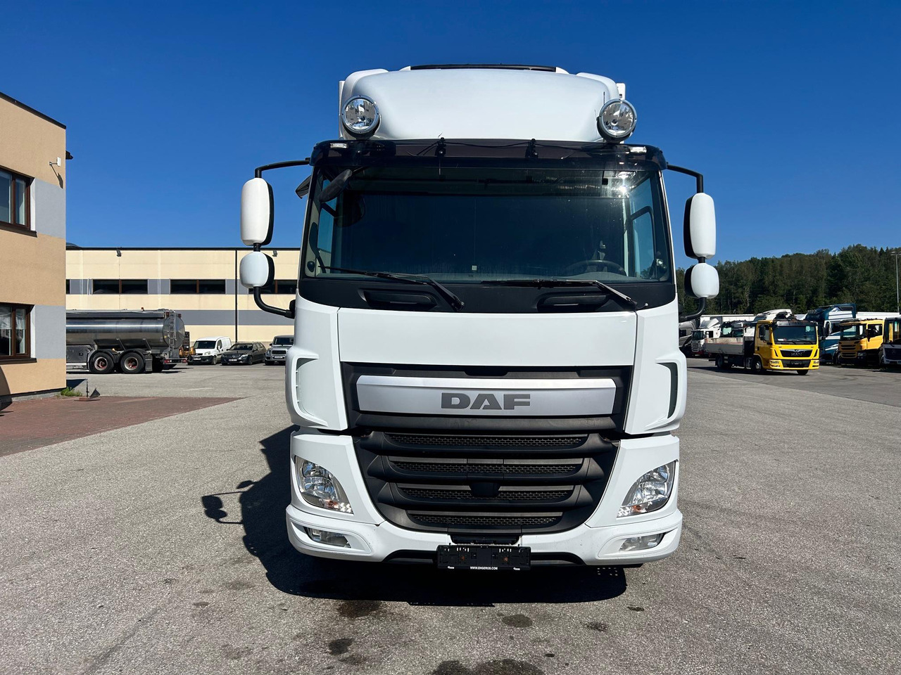 DAF CF330 - Samochód ciężarowy chłodnia: zdjęcie 2 DAF CF330 - Samochód ciężarowy chłodnia: zdjęcie 2