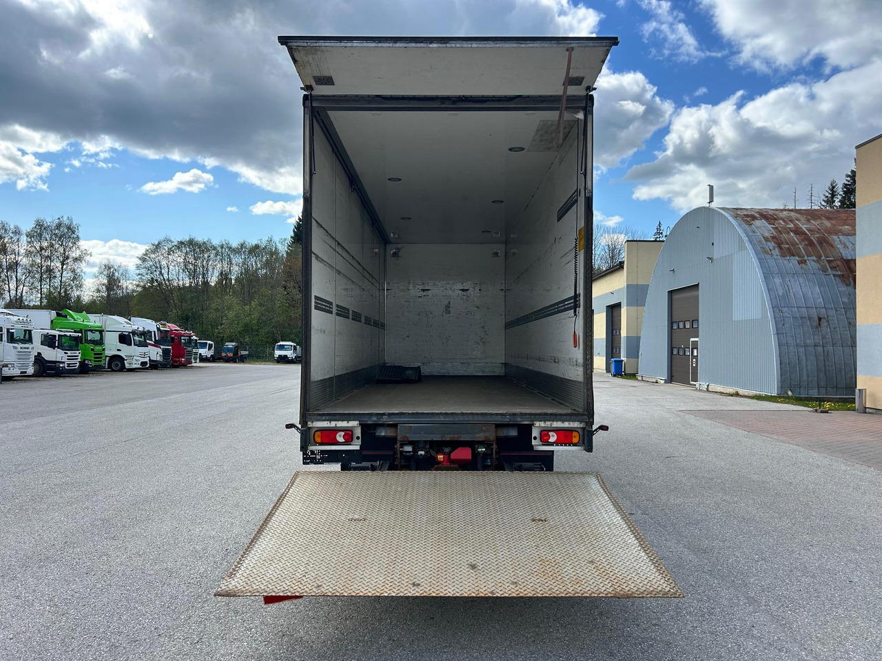 RENAULT T520 - Samochód ciężarowy furgon: zdjęcie 5 RENAULT T520 - Samochód ciężarowy furgon: zdjęcie 5