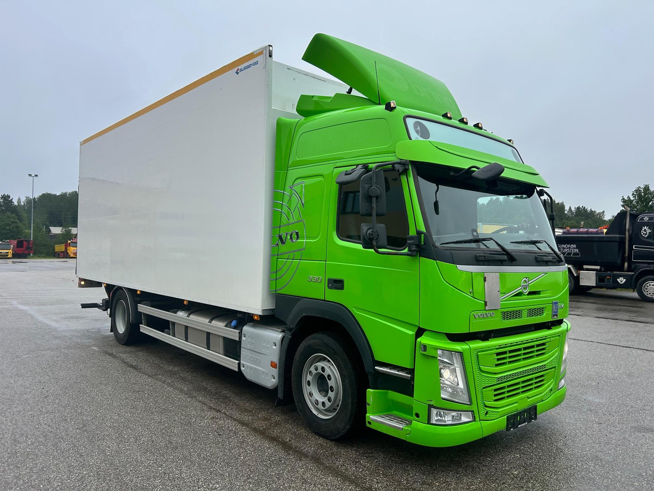 VOLVO FM330 - Samochód ciężarowy furgon: zdjęcie 1 VOLVO FM330 - Samochód ciężarowy furgon: zdjęcie 1