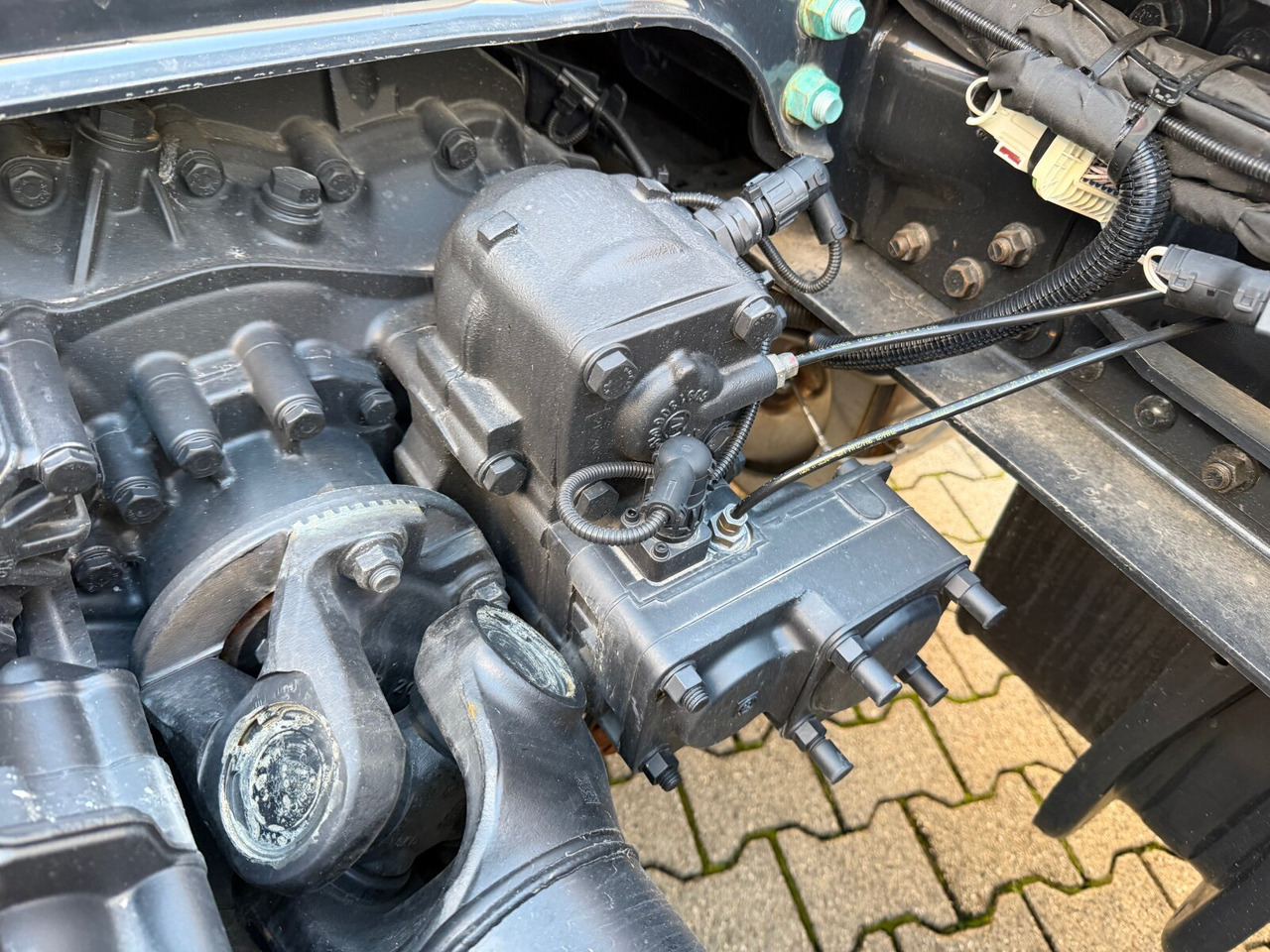 MAN TGS 33.520 6x4 BL SA TGS 33.520 6x4 BL SA, Retarder, LED, Nebenantrieb - Ciągnik siodłowy: zdjęcie 2 MAN TGS 33.520 6x4 BL SA TGS 33.520 6x4 BL SA, Retarder, LED, Nebenantrieb - Ciągnik siodłowy: zdjęcie 2