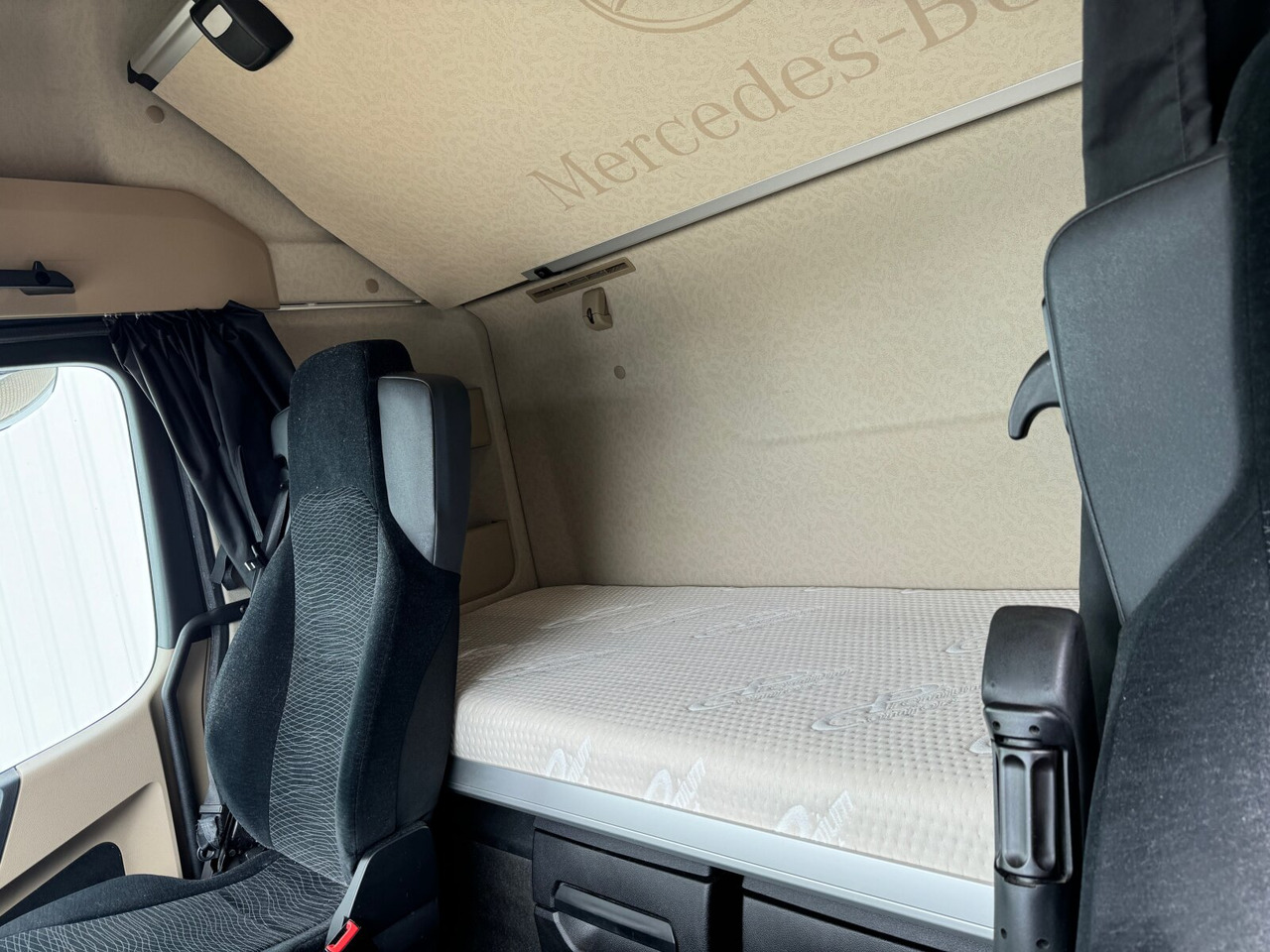 Mercedes-Benz Actros 1848 LS 4x2 Actros 1848 LS 4x2, Vollumer ,Retarder - Ciągnik siodłowy: zdjęcie 4 Mercedes-Benz Actros 1848 LS 4x2 Actros 1848 LS 4x2, Vollumer ,Retarder - Ciągnik siodłowy: zdjęcie 4