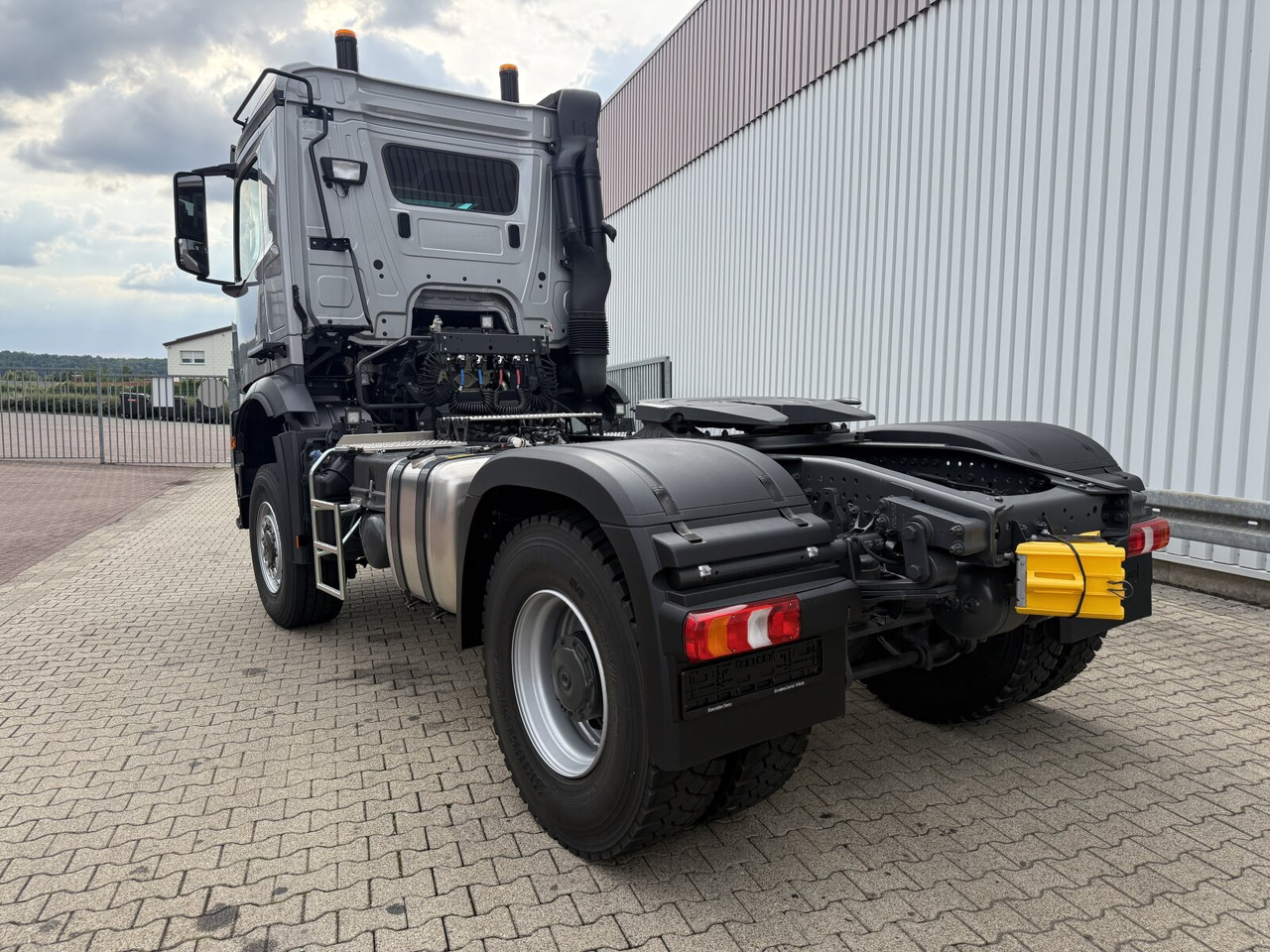 Nowy Ciągnik siodłowy Mercedes-Benz Arocs 1853 AS 4x4 Arocs 1853 AS 4x4, Retarder, MultimediaCockpit, Navi: zdjęcie 15 Nowy Ciągnik siodłowy Mercedes-Benz Arocs 1853 AS 4x4 Arocs 1853 AS 4x4, Retarder, MultimediaCockpit, Navi: zdjęcie 15