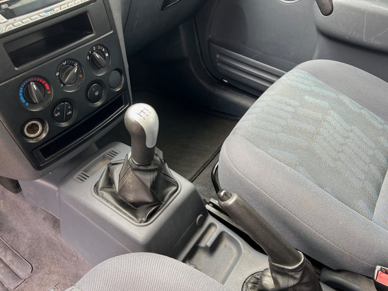 Ford Tourneo Connect 4x2 Tourneo Connect 4x2, Personentransporter, 8-Sitzer - Mały samochód dostawczy: zdjęcie 4 Ford Tourneo Connect 4x2 Tourneo Connect 4x2, Personentransporter, 8-Sitzer - Mały samochód dostawczy: zdjęcie 4