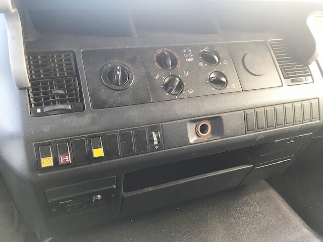 MAN LE 8.185 LC Doka 4x2 BB LE 8.185 LC Doka 4x2 BB, 2x AHK - Samochód ciężarowy skrzyniowy/ Platforma: zdjęcie 5 MAN LE 8.185 LC Doka 4x2 BB LE 8.185 LC Doka 4x2 BB, 2x AHK - Samochód ciężarowy skrzyniowy/ Platforma: zdjęcie 5