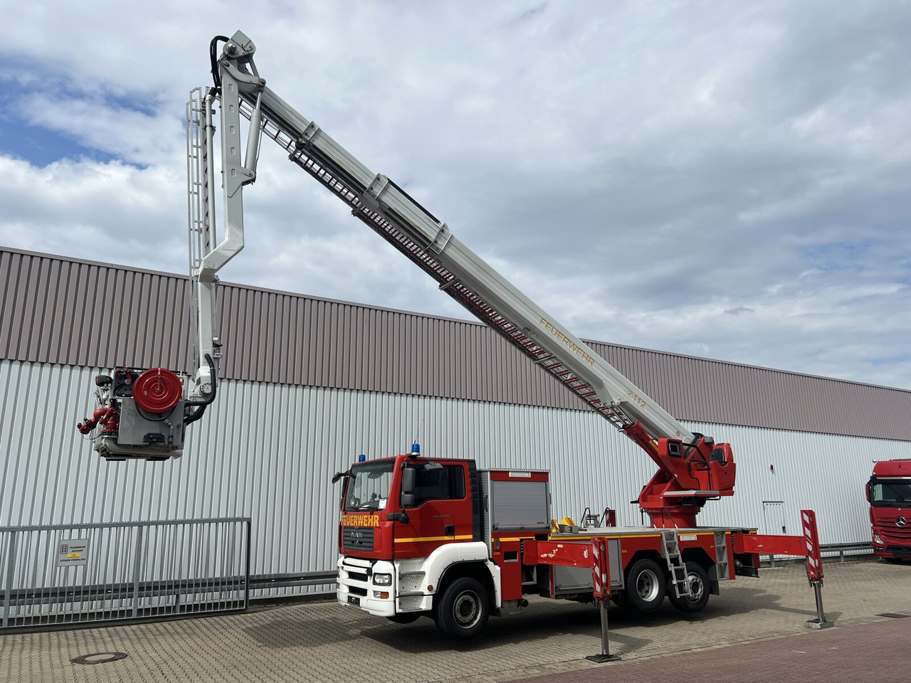 MAN TGA 26.360 6x2-2 LL, Magirus ALP 375 TGA 26.360 6x2-2 LL, Magirus ALP 375 - Samochód pożarniczy: zdjęcie 1 MAN TGA 26.360 6x2-2 LL, Magirus ALP 375 TGA 26.360 6x2-2 LL, Magirus ALP 375 - Samochód pożarniczy: zdjęcie 1