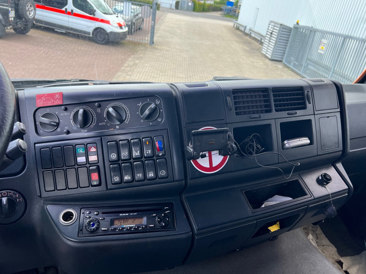 MAN TGA 28.350 6X4-4 BL TGA 28.350 6X4-4 BL, Lift-/Lenkachse, Meiller - Ciężarówka hakowiec: zdjęcie 5 MAN TGA 28.350 6X4-4 BL TGA 28.350 6X4-4 BL, Lift-/Lenkachse, Meiller - Ciężarówka hakowiec: zdjęcie 5