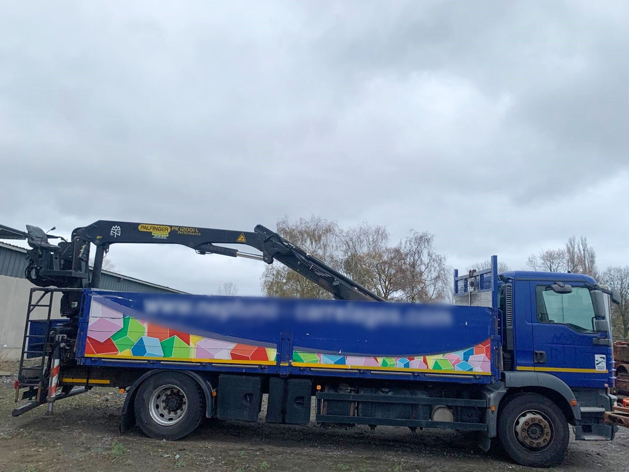 MAN TGM 18.290 4x2 BL mit MOTORSCHADEN! TGM 18.290 4x2 BL, Heckkran Palfinger PK12001L, MOTORSCHADEN! - Samochod ciężarowy z HDS, Samochód ciężarowy skrzyniowy/ Platforma: zdjęcie 3 MAN TGM 18.290 4x2 BL mit MOTORSCHADEN! TGM 18.290 4x2 BL, Heckkran Palfinger PK12001L, MOTORSCHADEN! - Samochod ciężarowy z HDS, Samochód ciężarowy skrzyniowy/ Platforma: zdjęcie 3