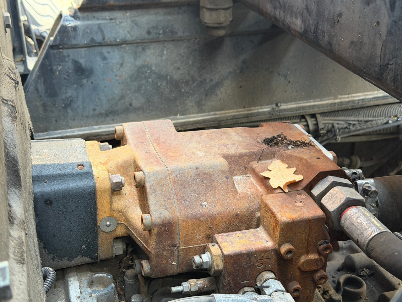 MAN TGS 26.400 6x2-4 BL TGS 26.400 6x2-4 BL, Motorabtrieb, Lenk-/Liftachse, Kran Epsilon Q180ZR95TR - Ciężarówka hakowiec, Samochod ciężarowy z HDS: zdjęcie 4 MAN TGS 26.400 6x2-4 BL TGS 26.400 6x2-4 BL, Motorabtrieb, Lenk-/Liftachse, Kran Epsilon Q180ZR95TR - Ciężarówka hakowiec, Samochod ciężarowy z HDS: zdjęcie 4