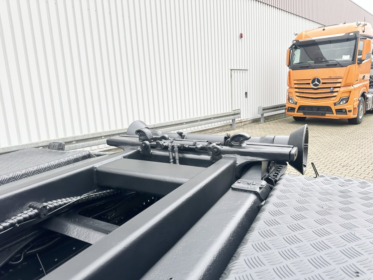 MAN TGS 35.480 8X4 BL TGS 35.400 8x4 BL, Schub-Knick bis 6,5m Container - Ciężarówka hakowiec: zdjęcie 2 MAN TGS 35.480 8X4 BL TGS 35.400 8x4 BL, Schub-Knick bis 6,5m Container - Ciężarówka hakowiec: zdjęcie 2