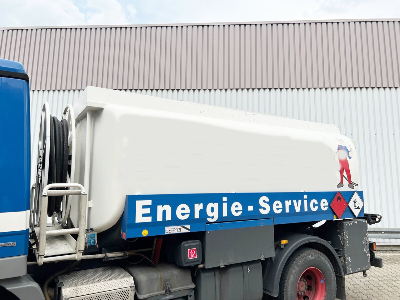 Mercedes-Benz Actros 1841 L 4x2 Actros 1841 L 4x2, Esterer-Tankaufbau, 3 Kammern, 14.000l, ADR - Samochód ciężarowy cysterna: zdjęcie 5 Mercedes-Benz Actros 1841 L 4x2 Actros 1841 L 4x2, Esterer-Tankaufbau, 3 Kammern, 14.000l, ADR - Samochód ciężarowy cysterna: zdjęcie 5