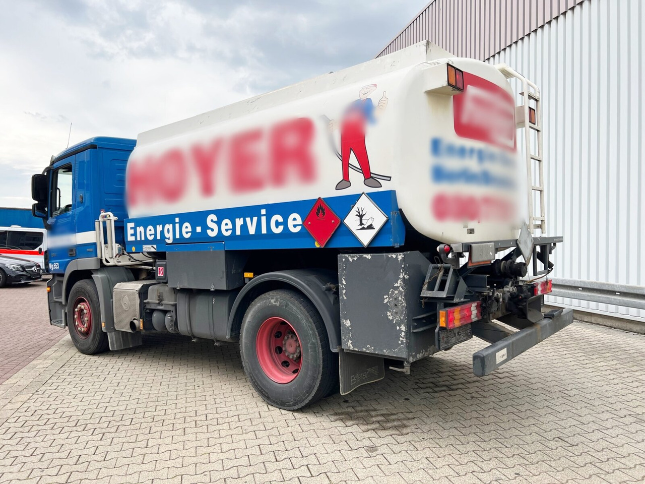 Mercedes-Benz Actros 1841 L 4x2 Actros 1841 L 4x2, Esterer-Tankaufbau, 3 Kammern, 14.000l, ADR - Samochód ciężarowy cysterna: zdjęcie 3 Mercedes-Benz Actros 1841 L 4x2 Actros 1841 L 4x2, Esterer-Tankaufbau, 3 Kammern, 14.000l, ADR - Samochód ciężarowy cysterna: zdjęcie 3