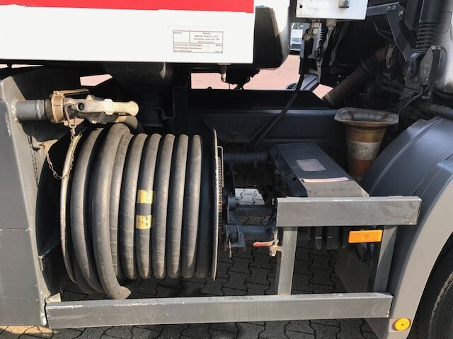 Mercedes-Benz Actros 1841 L 4x2 Actros 1841 L 4x2, Esterer Tankaufbau ca. 13.500l, 2 Kammern - Samochód ciężarowy cysterna: zdjęcie 3 Mercedes-Benz Actros 1841 L 4x2 Actros 1841 L 4x2, Esterer Tankaufbau ca. 13.500l, 2 Kammern - Samochód ciężarowy cysterna: zdjęcie 3