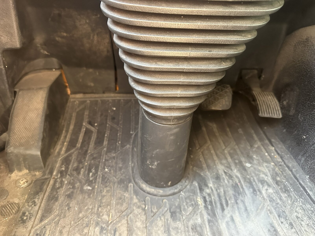 Mercedes-Benz Actros 2532 L 6x2 Actros 2532/41 L 6x2, EEV, Lenkachse - Samochód ciężarowe pod zabudowę: zdjęcie 5 Mercedes-Benz Actros 2532 L 6x2 Actros 2532/41 L 6x2, EEV, Lenkachse - Samochód ciężarowe pod zabudowę: zdjęcie 5