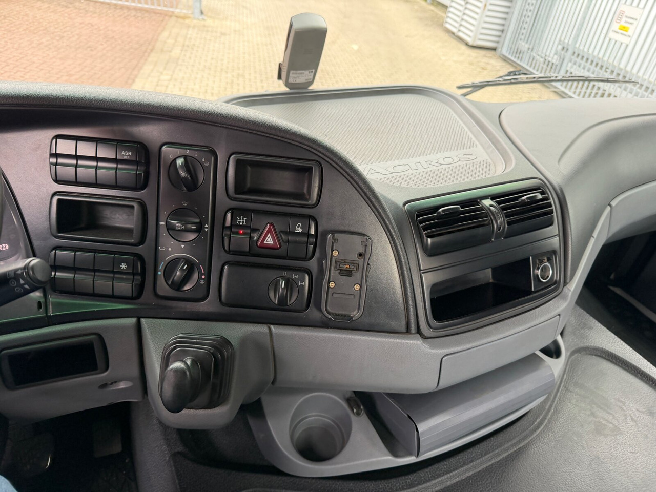 Mercedes-Benz Actros 2641 6x4 Actros 2641 6x4 - Ciężarówka hakowiec: zdjęcie 3 Mercedes-Benz Actros 2641 6x4 Actros 2641 6x4 - Ciężarówka hakowiec: zdjęcie 3