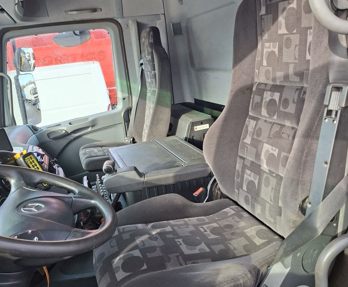 Mercedes-Benz Actros 4146 K 8x4/4 Actros 4146 K 8x4/4, Retarder, Kran Hiab XS 477 E-7 HiPro, Bj. 2010, Flyjib, Seilwinde, Funk - Ciężarówka hakowiec, Samochod ciężarowy z HDS: zdjęcie 3 Mercedes-Benz Actros 4146 K 8x4/4 Actros 4146 K 8x4/4, Retarder, Kran Hiab XS 477 E-7 HiPro, Bj. 2010, Flyjib, Seilwinde, Funk - Ciężarówka hakowiec, Samochod ciężarowy z HDS: zdjęcie 3