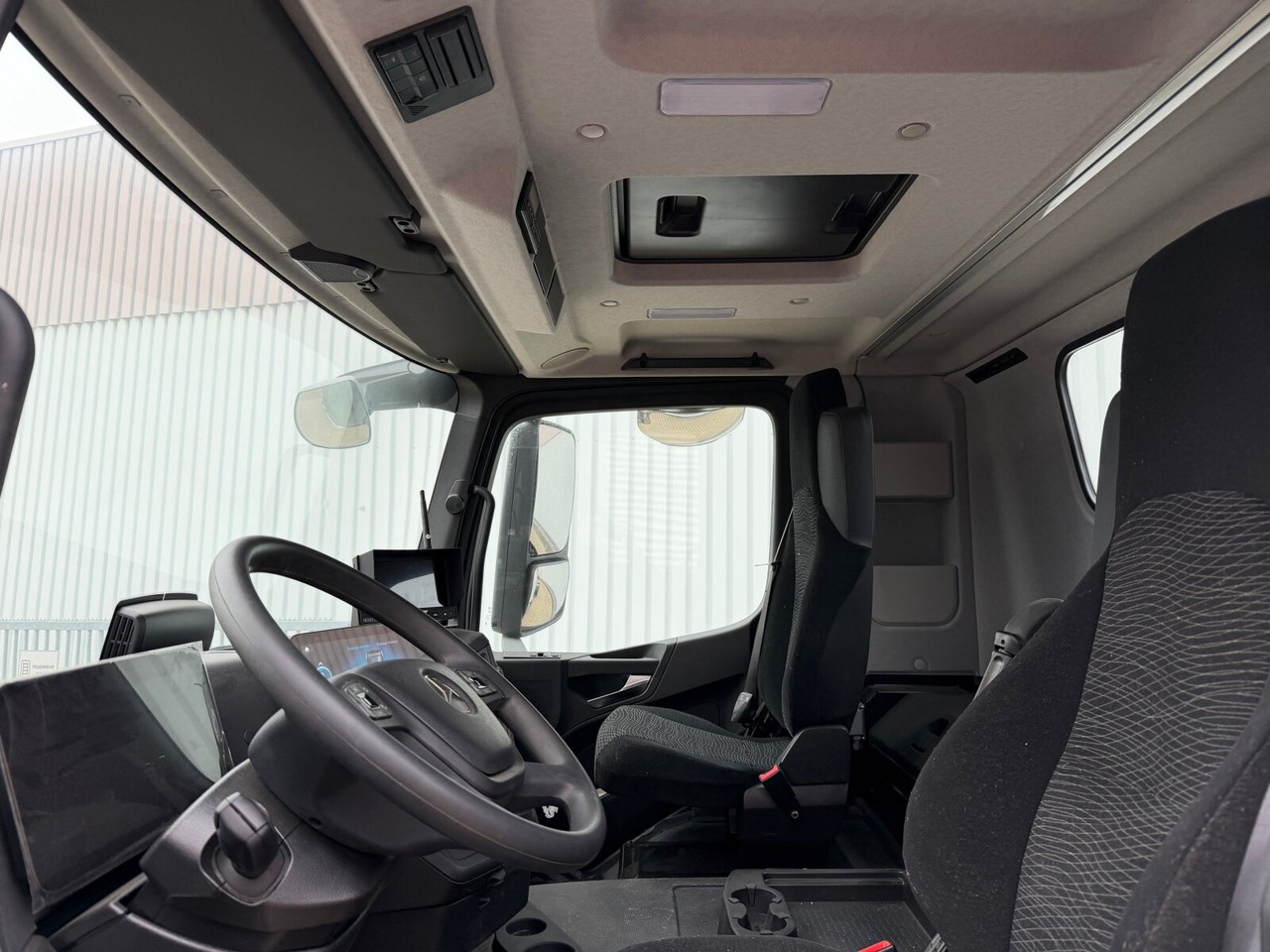 Mercedes-Benz Arocs 1840 K 4x2 Arocs 1840 K 4x2, MultimediaCockpit, 2x Nebenantrieb, NMV & Motorabtrieb - Samochód ciężarowe pod zabudowę: zdjęcie 2 Mercedes-Benz Arocs 1840 K 4x2 Arocs 1840 K 4x2, MultimediaCockpit, 2x Nebenantrieb, NMV & Motorabtrieb - Samochód ciężarowe pod zabudowę: zdjęcie 2