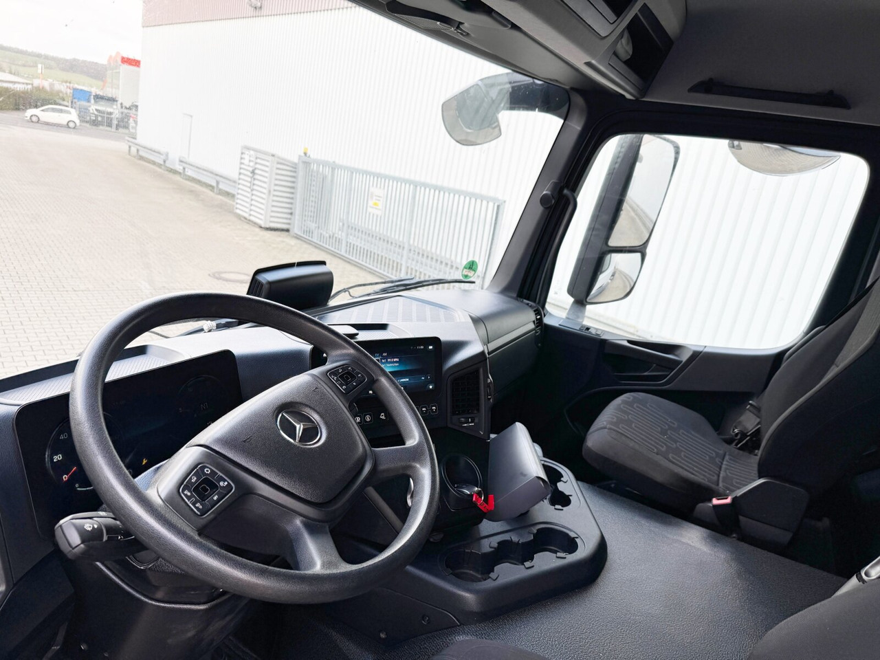 Mercedes-Benz Arocs 1840 L 4x2 Arocs 1840 L 4x2, MultimediaCockpit, Navi - Samochód ciężarowe pod zabudowę: zdjęcie 2 Mercedes-Benz Arocs 1840 L 4x2 Arocs 1840 L 4x2, MultimediaCockpit, Navi - Samochód ciężarowe pod zabudowę: zdjęcie 2