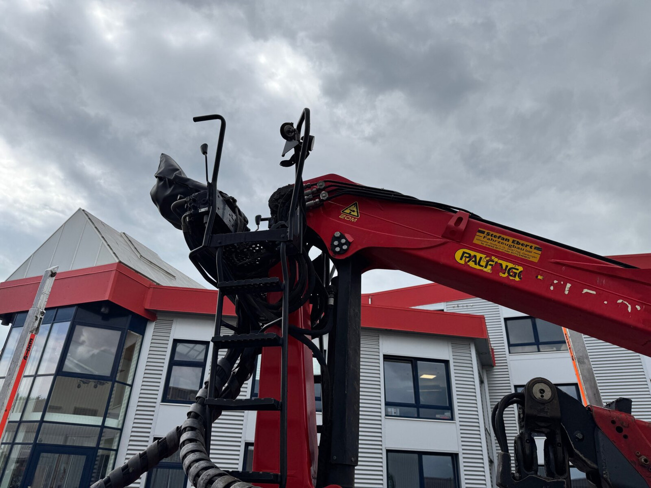 Mercedes-Benz Arocs 2651 L 6x4 Arocs 2651 L 6x4, Retarder, StreamSpace, Heckkran Epsilon M120L80 - Samochód do drewna, Samochod ciężarowy z HDS: zdjęcie 2 Mercedes-Benz Arocs 2651 L 6x4 Arocs 2651 L 6x4, Retarder, StreamSpace, Heckkran Epsilon M120L80 - Samochód do drewna, Samochod ciężarowy z HDS: zdjęcie 2