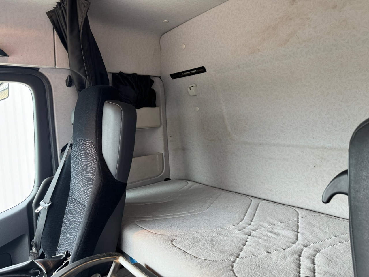 Mercedes-Benz Arocs 3351 AK 6x6 Arocs 3351 AK 6x6, Retarder, Navi, Grounder - Ciężarówka hakowiec: zdjęcie 3 Mercedes-Benz Arocs 3351 AK 6x6 Arocs 3351 AK 6x6, Retarder, Navi, Grounder - Ciężarówka hakowiec: zdjęcie 3