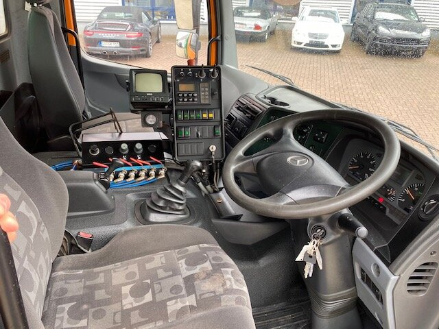 Mercedes-Benz Atego 1524 L 4x2 Atego 1524 L 4x2 Kehrmaschine FAUN Viajet - Zamiatarka uliczna: zdjęcie 2 Mercedes-Benz Atego 1524 L 4x2 Atego 1524 L 4x2 Kehrmaschine FAUN Viajet - Zamiatarka uliczna: zdjęcie 2