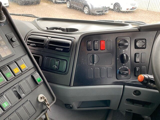 Mercedes-Benz Atego 1524 L 4x2 Atego 1524 L 4x2 Kehrmaschine FAUN Viajet - Zamiatarka uliczna: zdjęcie 5 Mercedes-Benz Atego 1524 L 4x2 Atego 1524 L 4x2 Kehrmaschine FAUN Viajet - Zamiatarka uliczna: zdjęcie 5