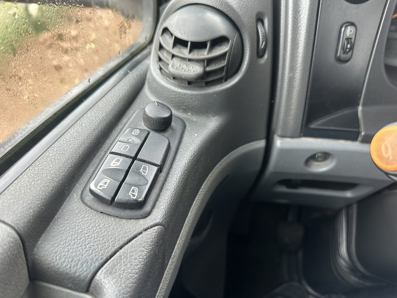 Mercedes-Benz Axor 2629 K 6x4 Axor 2629 K 6x4, PTO, Steel, Manual, 6-Zylinder - Samochód ciężarowe pod zabudowę: zdjęcie 5 Mercedes-Benz Axor 2629 K 6x4 Axor 2629 K 6x4, PTO, Steel, Manual, 6-Zylinder - Samochód ciężarowe pod zabudowę: zdjęcie 5