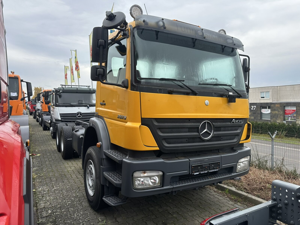 Mercedes-Benz Axor 2629 K 6x4 Axor 2629 K 6x4, PTO, Steel, Manual, 6-Zylinder - Samochód ciężarowe pod zabudowę: zdjęcie 1 Mercedes-Benz Axor 2629 K 6x4 Axor 2629 K 6x4, PTO, Steel, Manual, 6-Zylinder - Samochód ciężarowe pod zabudowę: zdjęcie 1
