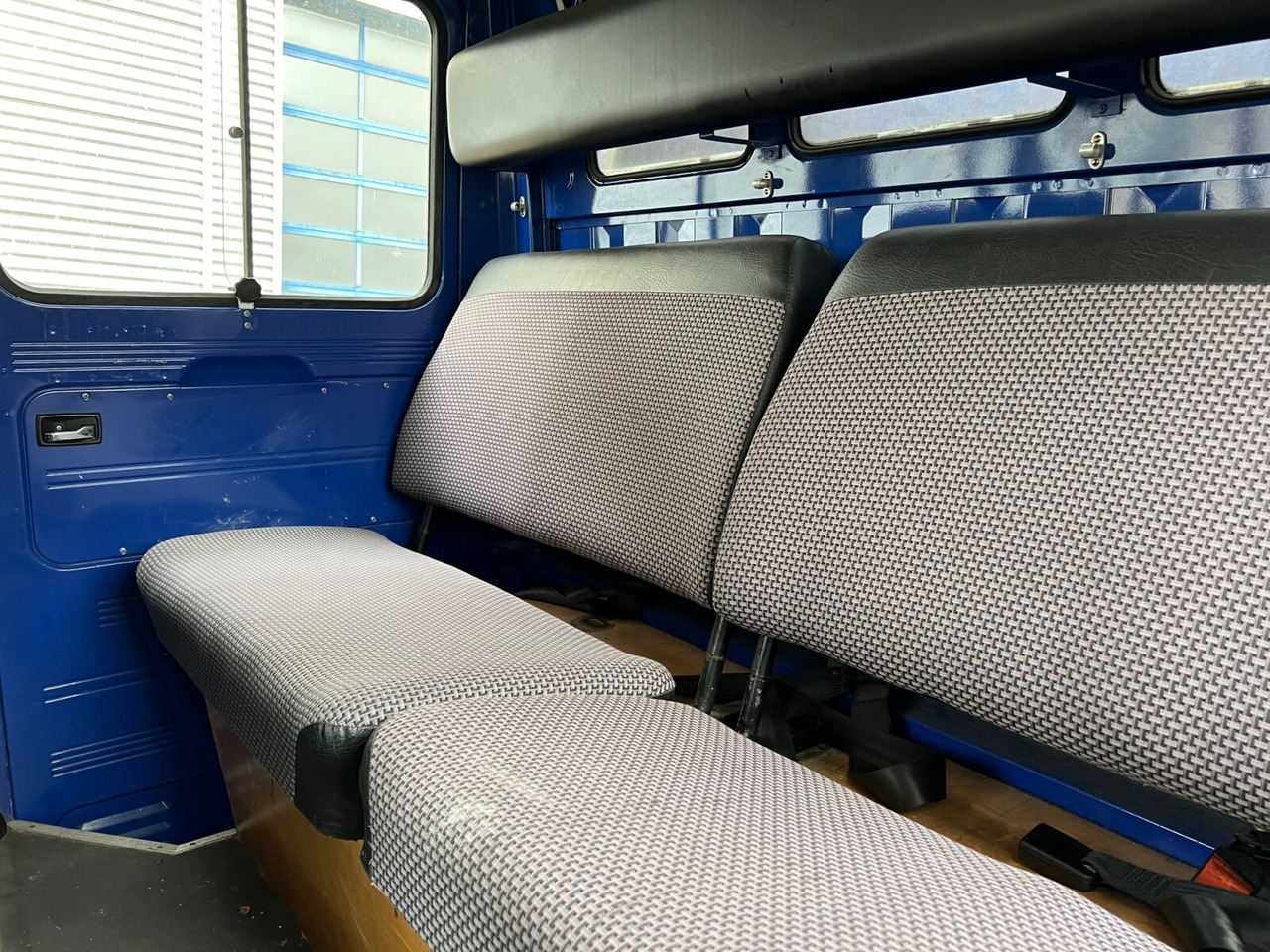 Mercedes-Benz L 407 D 4x2 Doka L 407 D 4x2 Doka, Ex-THW - Samochód ciężarowy plandeka: zdjęcie 4 Mercedes-Benz L 407 D 4x2 Doka L 407 D 4x2 Doka, Ex-THW - Samochód ciężarowy plandeka: zdjęcie 4