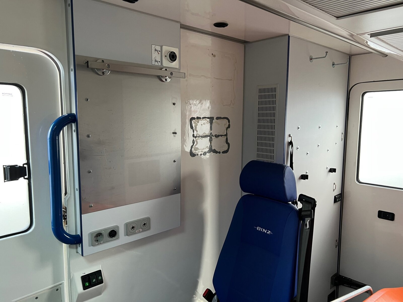 Mercedes-Benz Sprinter 313 CDI 4x2 Sprinter 313 CDI 4x2, Rettungswagen - Pogotowie: zdjęcie 5 Mercedes-Benz Sprinter 313 CDI 4x2 Sprinter 313 CDI 4x2, Rettungswagen - Pogotowie: zdjęcie 5