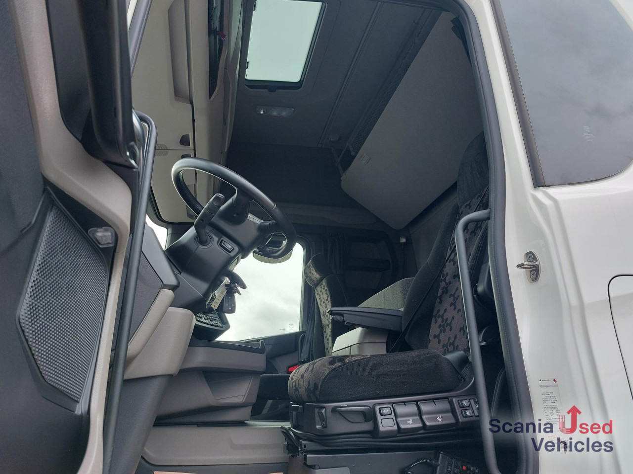 SCANIA R 460 A4x2NA, SUPER, NAVI, Standklima - Ciągnik siodłowy: zdjęcie 3 SCANIA R 460 A4x2NA, SUPER, NAVI, Standklima - Ciągnik siodłowy: zdjęcie 3
