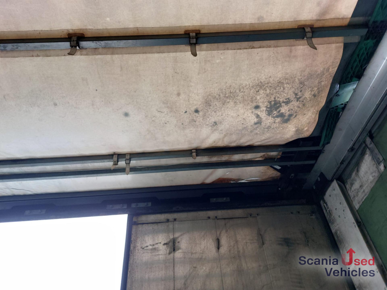 SCHWARZMUELLER 2 Achs-Anhänger Heckportaltüren 2,80m - Przyczepa z plandeką: zdjęcie 2 SCHWARZMUELLER 2 Achs-Anhänger Heckportaltüren 2,80m - Przyczepa z plandeką: zdjęcie 2