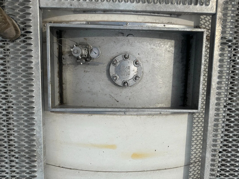 Kontener zbiornikowy CIMC 20FT ISO / 25.020L-1-COMP. / L4BN / UN Portable / T11 / test: 10-2027: zdjęcie 17 Kontener zbiornikowy CIMC 20FT ISO / 25.020L-1-COMP. / L4BN / UN Portable / T11 / test: 10-2027: zdjęcie 17