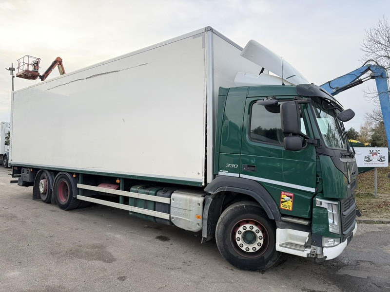 Volvo FM 330 6x2 CLOSED BOX / KOFFER 9m10 - LIFT + STEERING AXLE - *ENGINE / GEARBOX / CHASSIS = OK* - 300.000km - TUV 09/2026 - BE TRUCK - Samochód ciężarowy furgon: zdjęcie 1 Volvo FM 330 6x2 CLOSED BOX / KOFFER 9m10 - LIFT + STEERING AXLE - *ENGINE / GEARBOX / CHASSIS = OK* - 300.000km - TUV 09/2026 - BE TRUCK - Samochód ciężarowy furgon: zdjęcie 1