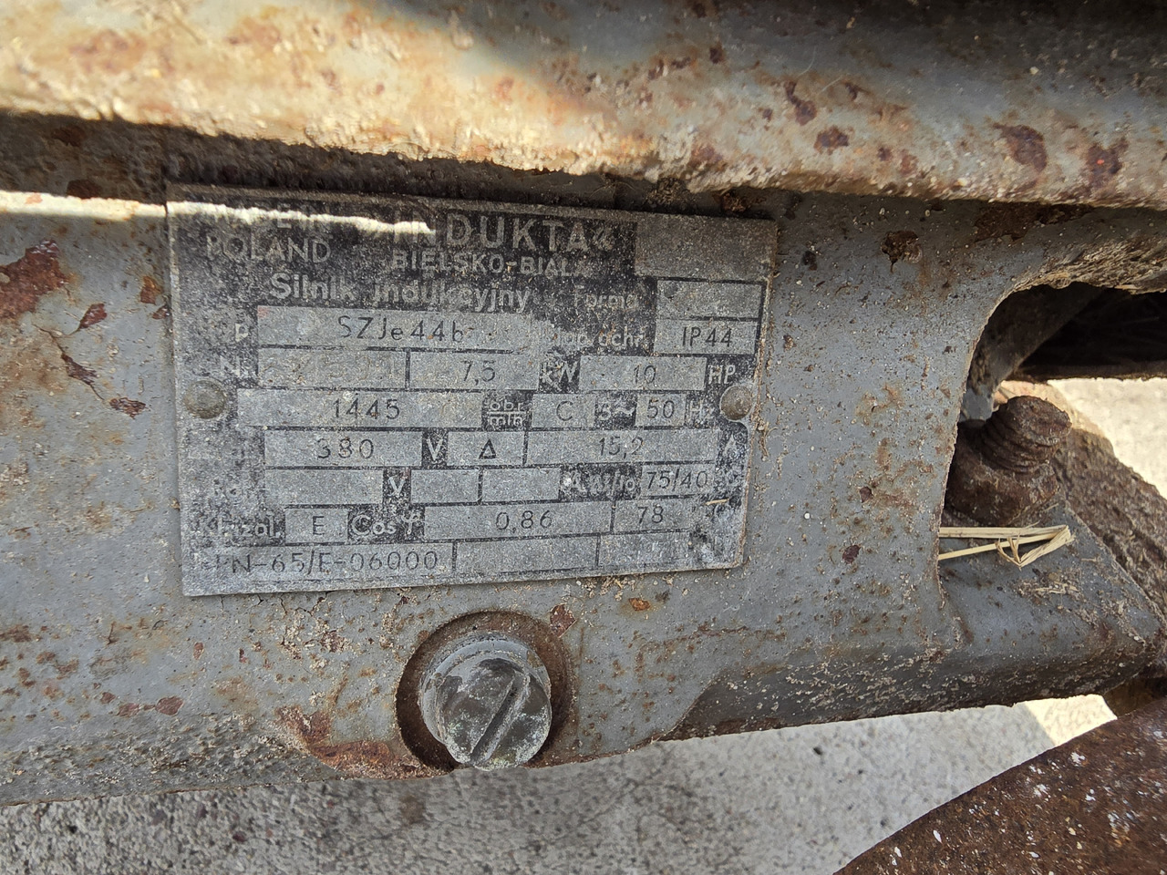 INDUKTA Bielsko-Biała SZJe44b - Generator budowlany: zdjęcie 3 INDUKTA Bielsko-Biała SZJe44b - Generator budowlany: zdjęcie 3