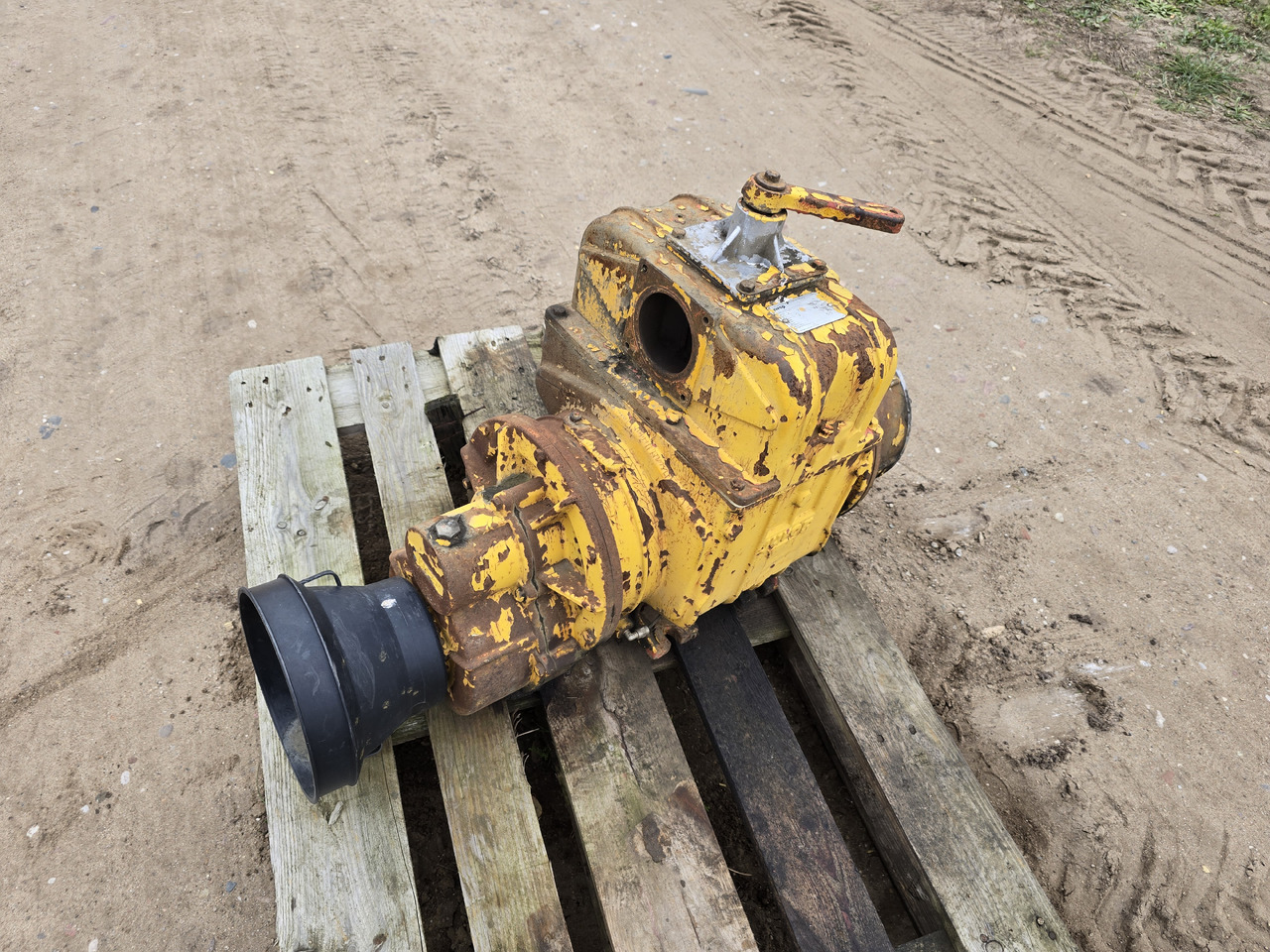 JUROP PNE 122 M - Przyczepa asenizacyjna: zdjęcie 1 JUROP PNE 122 M - Przyczepa asenizacyjna: zdjęcie 1