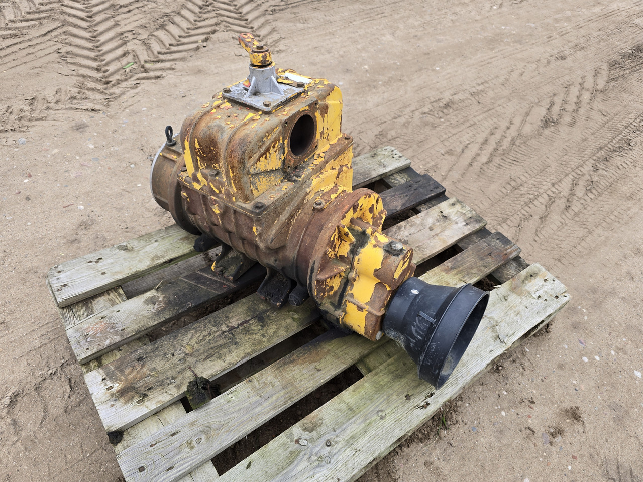 JUROP PNE 122 M - Przyczepa asenizacyjna: zdjęcie 2 JUROP PNE 122 M - Przyczepa asenizacyjna: zdjęcie 2