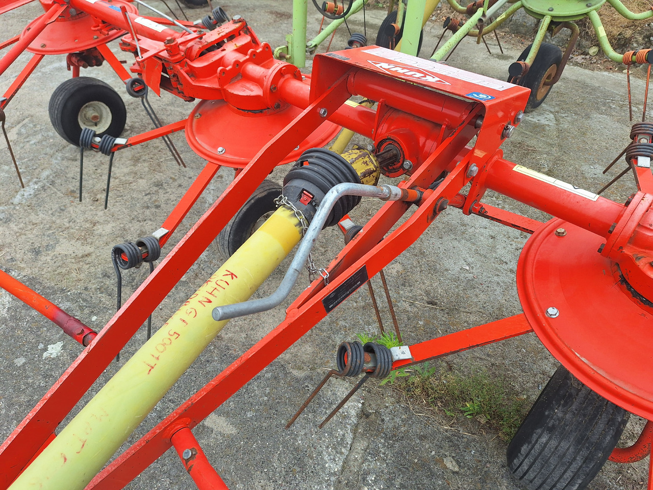 KUHN 5001T - Przetrząsacz: zdjęcie 5 KUHN 5001T - Przetrząsacz: zdjęcie 5