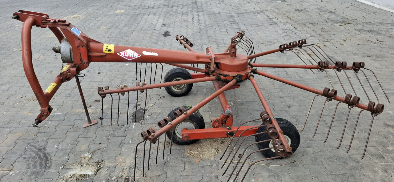 KUHN GA 300 GM - Przetrząsacz: zdjęcie 2 KUHN GA 300 GM - Przetrząsacz: zdjęcie 2