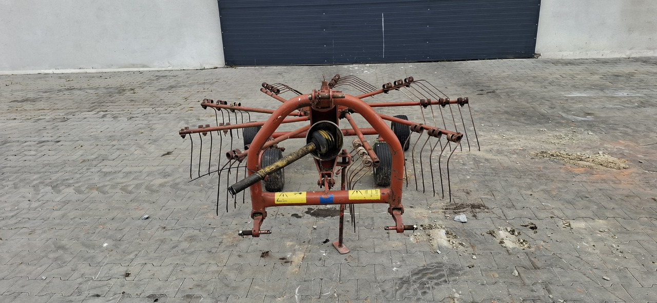 KUHN GA 300 GM - Przetrząsacz: zdjęcie 1 KUHN GA 300 GM - Przetrząsacz: zdjęcie 1