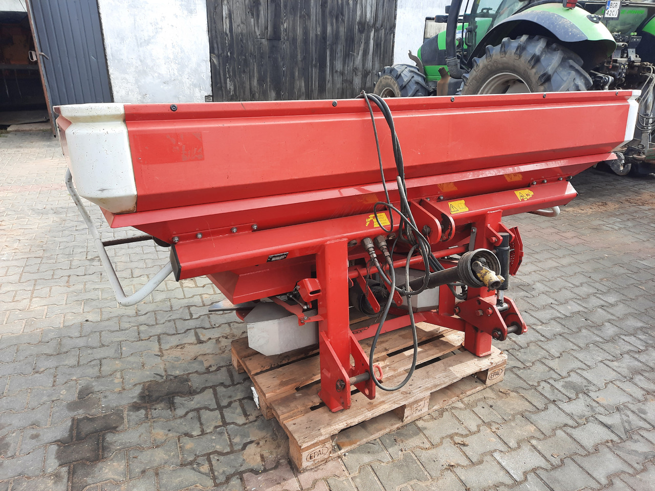 LELY CENTERLINER SX 2000 L - Rozsiewacz nawozów: zdjęcie 2 LELY CENTERLINER SX 2000 L - Rozsiewacz nawozów: zdjęcie 2