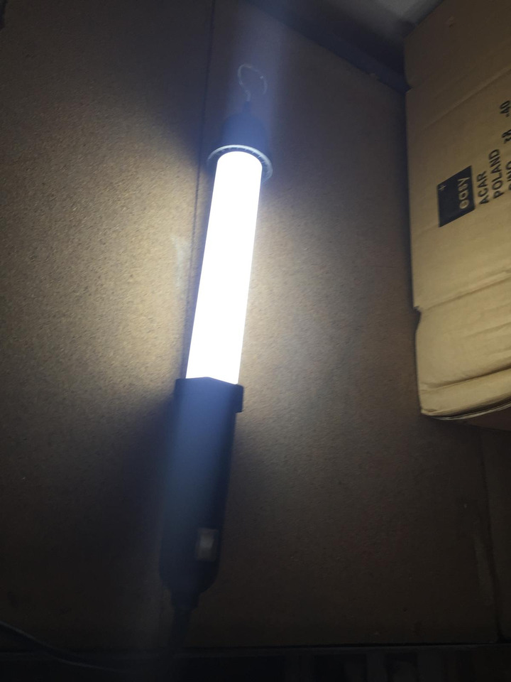 Lampa warsztatowa na 5 metrowym przewodzie zasilającym - Wyposażenie garażu/ Warsztatów: zdjęcie 2 Lampa warsztatowa na 5 metrowym przewodzie zasilającym - Wyposażenie garażu/ Warsztatów: zdjęcie 2