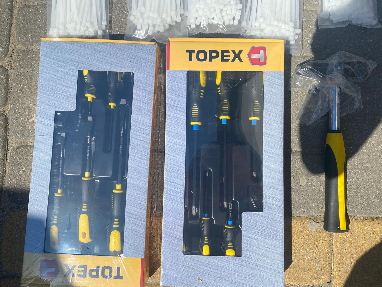 Neo Tools, Qtechnic narzedzia, klucze, opaski, młotek - Wyposażenie garażu/ Warsztatów: zdjęcie 2 Neo Tools, Qtechnic narzedzia, klucze, opaski, młotek - Wyposażenie garażu/ Warsztatów: zdjęcie 2