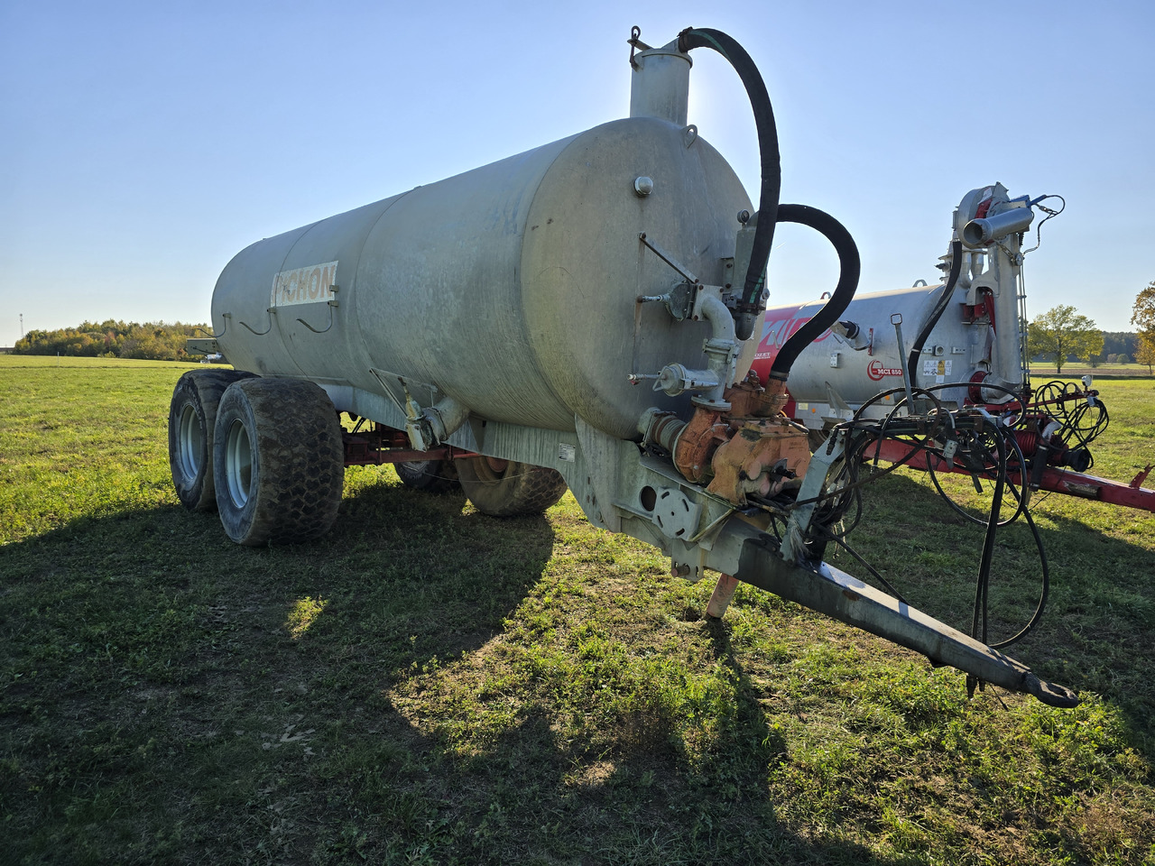 PICHON S.A. TL15 - Przyczepa asenizacyjna: zdjęcie 4 PICHON S.A. TL15 - Przyczepa asenizacyjna: zdjęcie 4