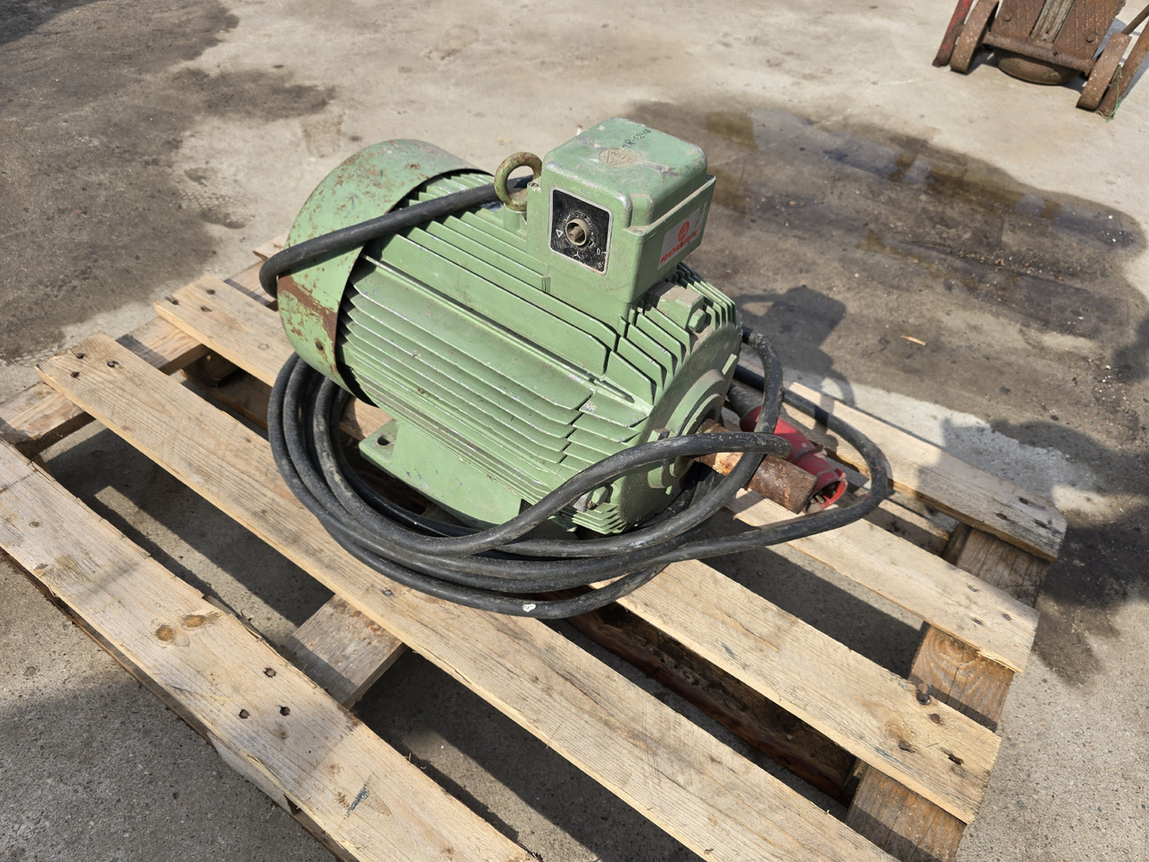 ROBAX ELIN LKM-316 L04 F6D - Generator budowlany: zdjęcie 1 ROBAX ELIN LKM-316 L04 F6D - Generator budowlany: zdjęcie 1