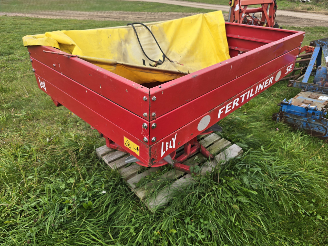 Lely SE 1500 Fertiliner - Rozsiewacz nawozów: zdjęcie 5 Lely SE 1500 Fertiliner - Rozsiewacz nawozów: zdjęcie 5