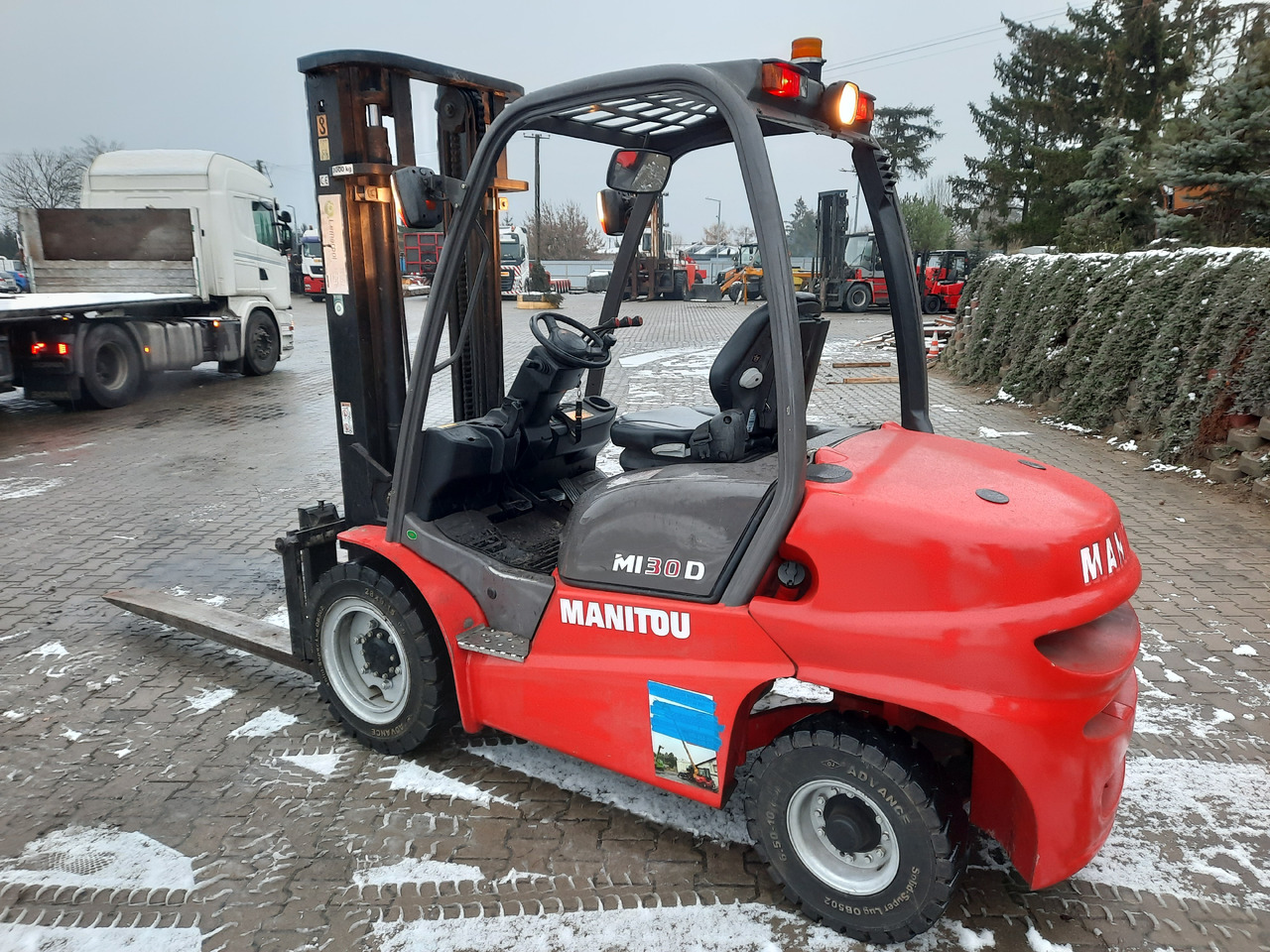 Manitou MI30D - Wózek widłowy diesel: zdjęcie 5 Manitou MI30D - Wózek widłowy diesel: zdjęcie 5