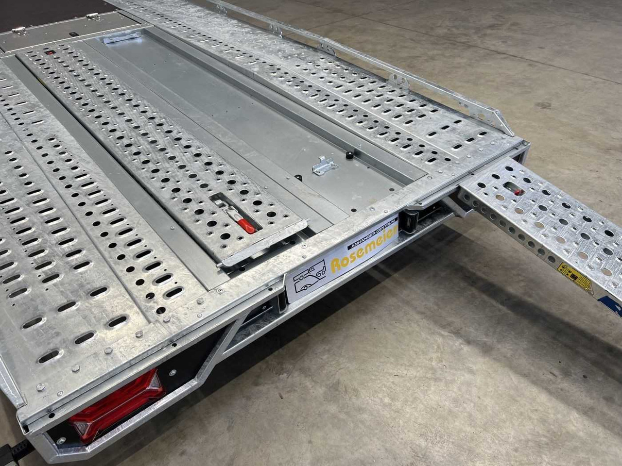 BRIAN_JAMES T Transporter 231-4520-30-2-10 Autotransporter - Przyczepa do przewozu samochodów: zdjęcie 4 BRIAN_JAMES T Transporter 231-4520-30-2-10 Autotransporter - Przyczepa do przewozu samochodów: zdjęcie 4