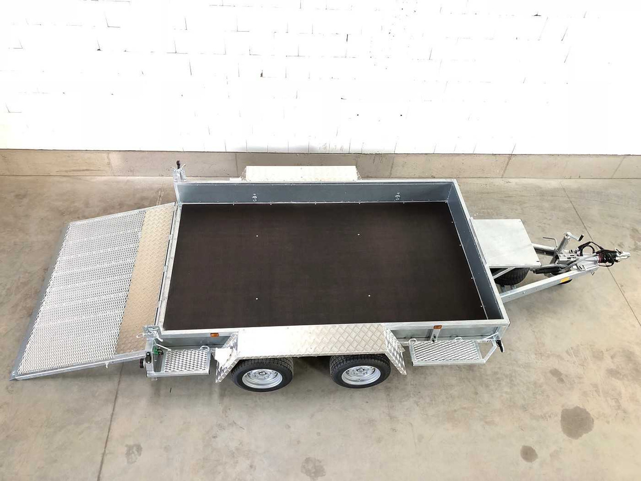 VARIANT 3518 M3 Maschinentransporter - Przyczepa do transportu maszyn: zdjęcie 4 VARIANT 3518 M3 Maschinentransporter - Przyczepa do transportu maszyn: zdjęcie 4